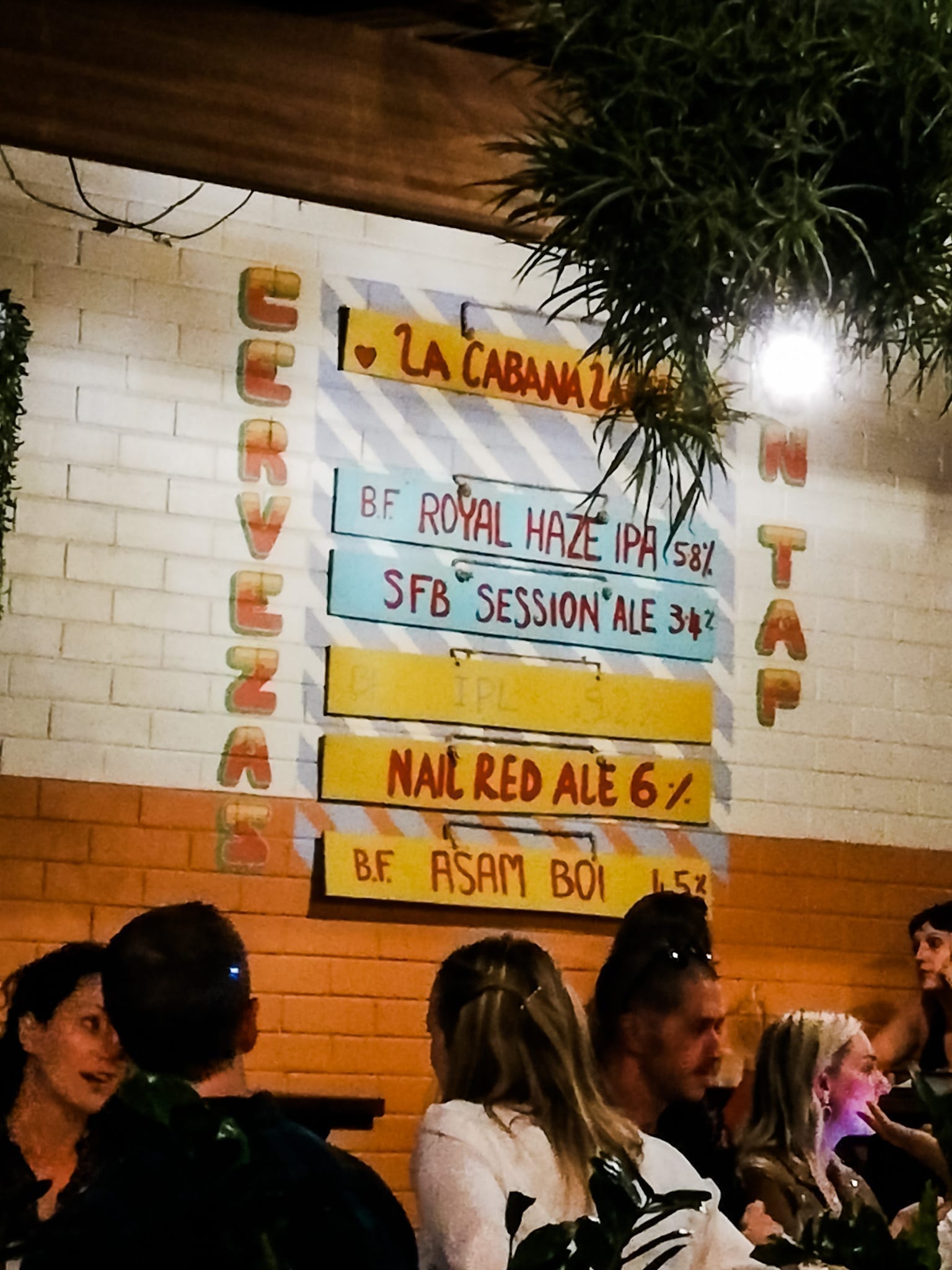 LA CABANA Bar and Taqueria